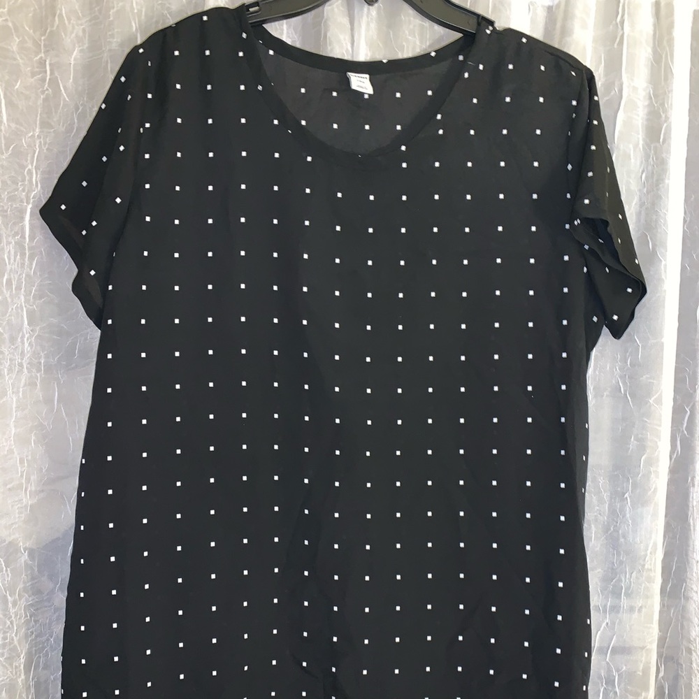 Black + White checker top